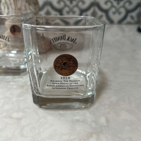 VINTAGE COLLECTOR’S JACK DANIELS 1914 GOLD MEDAL AWARD WHISKEY GLASSES- set of 6 - Picture 5 of 8